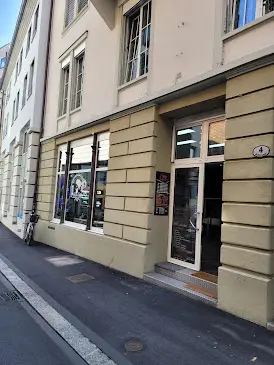 Eingang des Boss Coiffeur Salons an der Hofstrasse 4